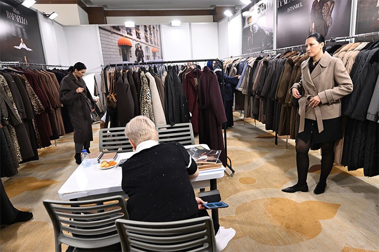 13. Deri ve Kürk Modası Fuarı Antalya'da başladı