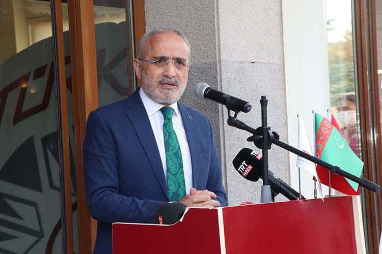 Dünya dursun, sen dur ata yurdum Türkmenistan