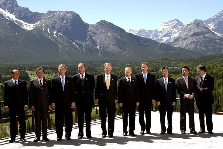 "Ekonomide "aşırı dengesizliklerin" ele alınmalı"