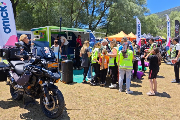 QTruck ve QKaravan bu kez Bucak'ta motosikletlilerle bir araya geldi