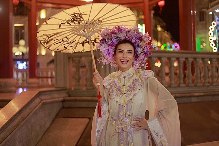 Türk manken Çin'de TikTok'un kalbine girdi