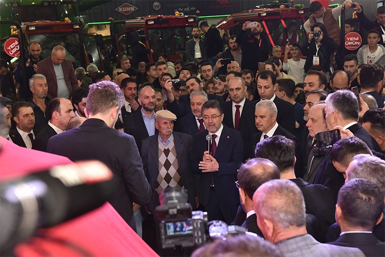 TÜMOSAN, Konya Tarım Fuarı'nda geleceğin teknolojilerini tanıtıyor