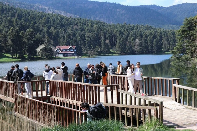 Gölcük Tabiat Parkı bayramda misafirlerini ağırladı
