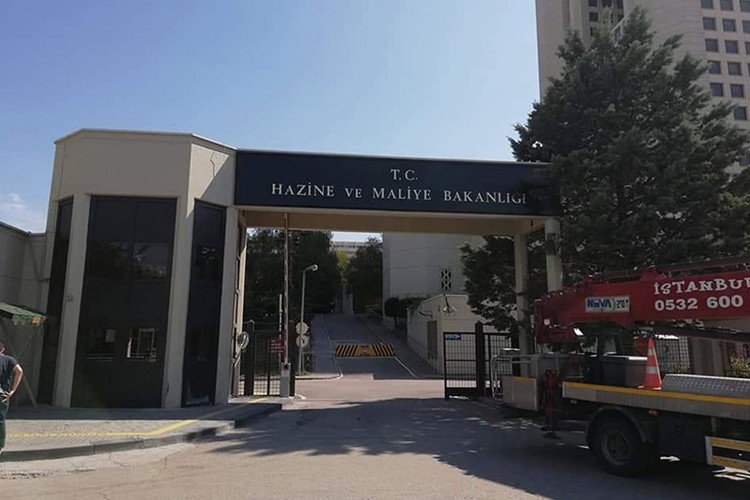Hazine 6,95 milyar lira borçlandı