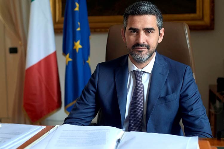 İtalya borçların silinmesini istedi