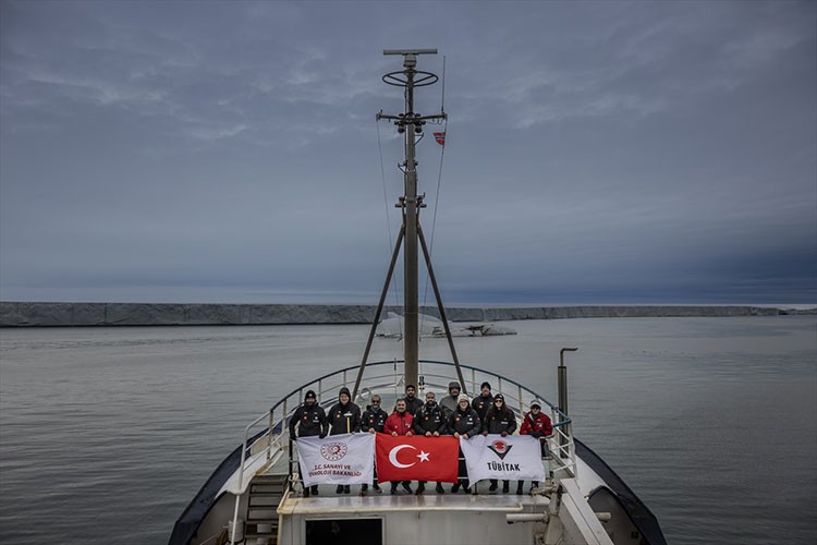 Arktik Bilimsel Araştırma Seferi ekibi İstanbul'a döndü