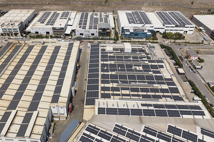 Ürettiği ihtiyaç fazlası elektriği dağıtım şirketine satıyor