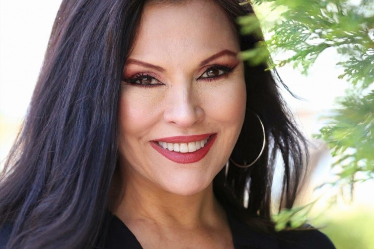 Aydan Şener içini döktü: Kadına Dair raflarda