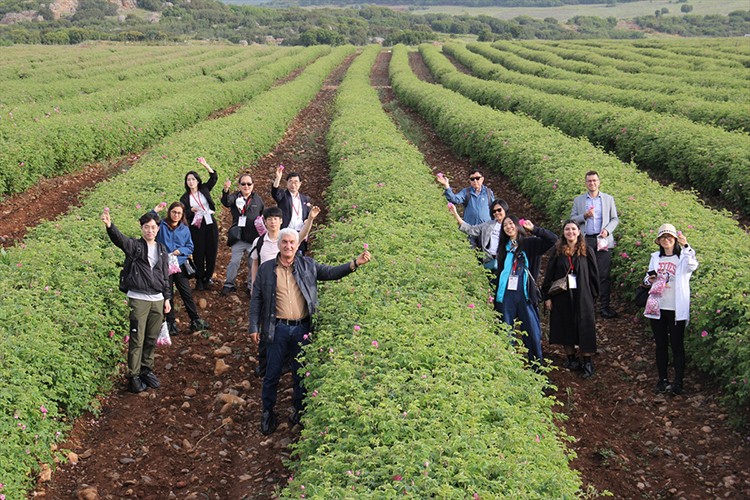 Güney Koreli kozmetikçiler Isparta'da incelemelerde bulundu