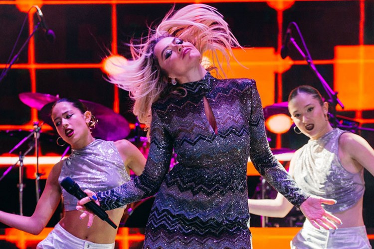 Antalya'da Hadise rüzgarı esti