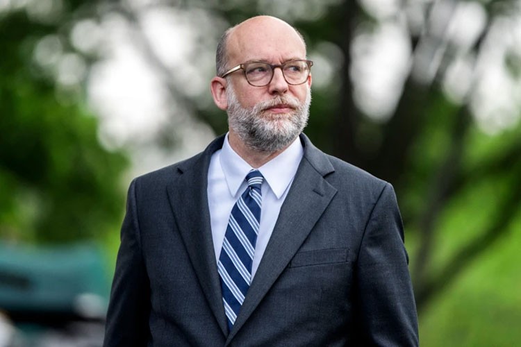 ABD'de federal çalışanlar işten çıkarılmaya başladı