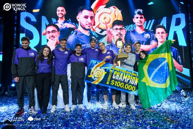 İstanbul'da düzenlenen turnuvada 3.2 milyon TL'lik ödülün sahibi Vivo Keyd Stars