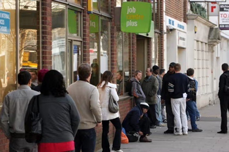 İngiltere'de işsizlik şubat-nisan döneminde yüzde 4,6 oldu