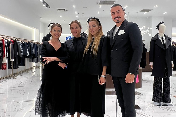 Roman 2022-23 koleksiyonunu yenilenen mağazasında tanıttı