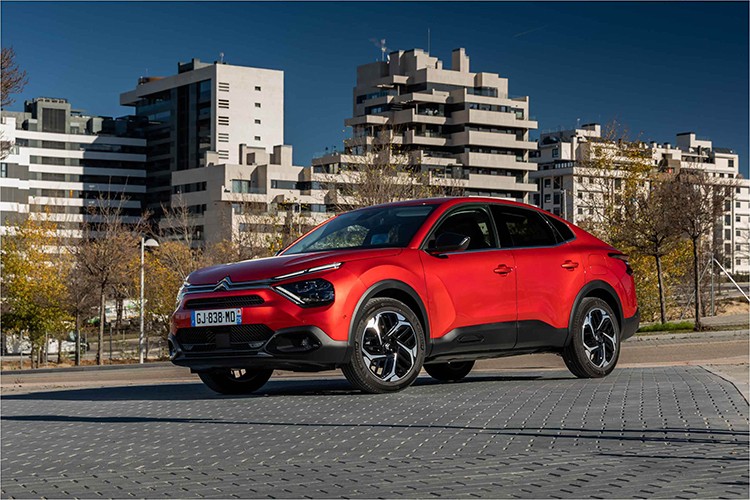 Yeni Citroën C4 X ve Ë-C4 X Türkiye'de