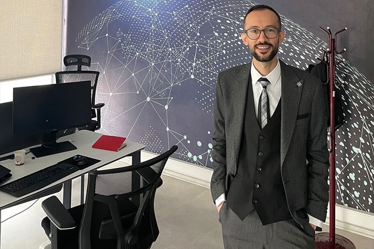 Tesla sahiplerinin kullandığı uygulamadaki açık bulundu