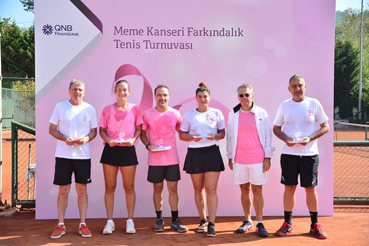 Kortlarda bu kez pembe top vardı