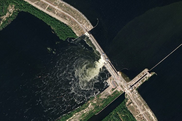 Kiev'deki barajın durumu kritik