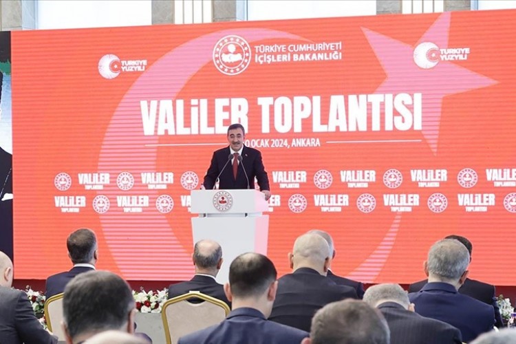 "KENTSEL DÖNÜŞÜMÜ HIZLANDIRMAK DURUMUNDAYIZ"