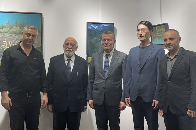 Ressam Turgay Sarı'nın "Vaveyla" sergisi açıldı