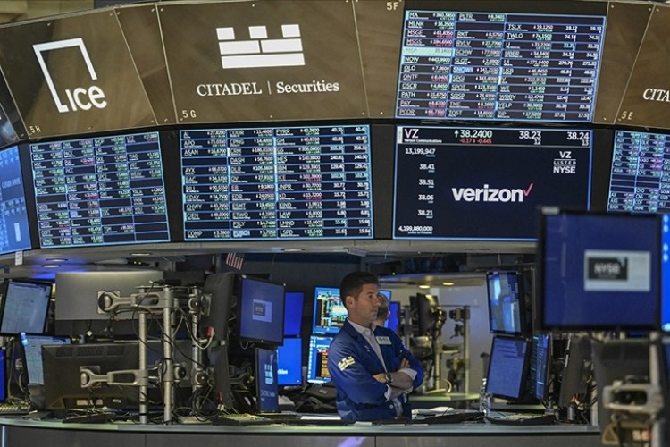 Küresel piyasalar yeni yıla karışık seyirle başladı