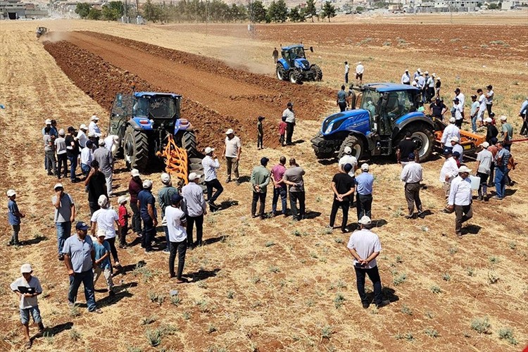 TürkTraktör, ürünlerini çiftçilerle buluşturdu