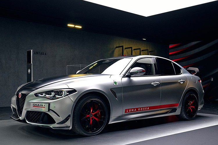 Alfa Romeo Brüksel Otomobil Fuarı'nın yıldızı oldu