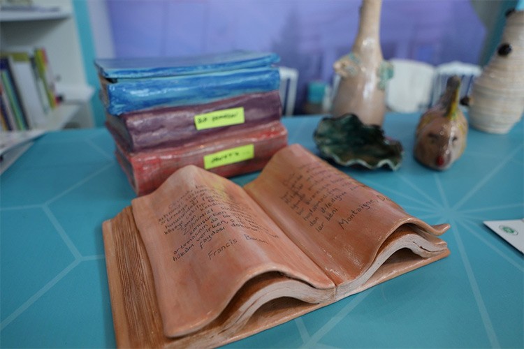 Seramik kitaplar, Kocaeli Kitap Fuarı'nda sergileniyor