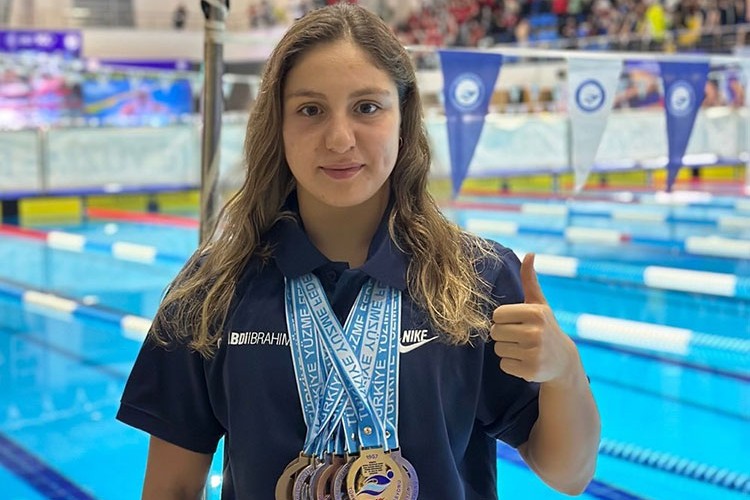 Merve Tuncel ve Emre Sakcı'dan 16 madalya