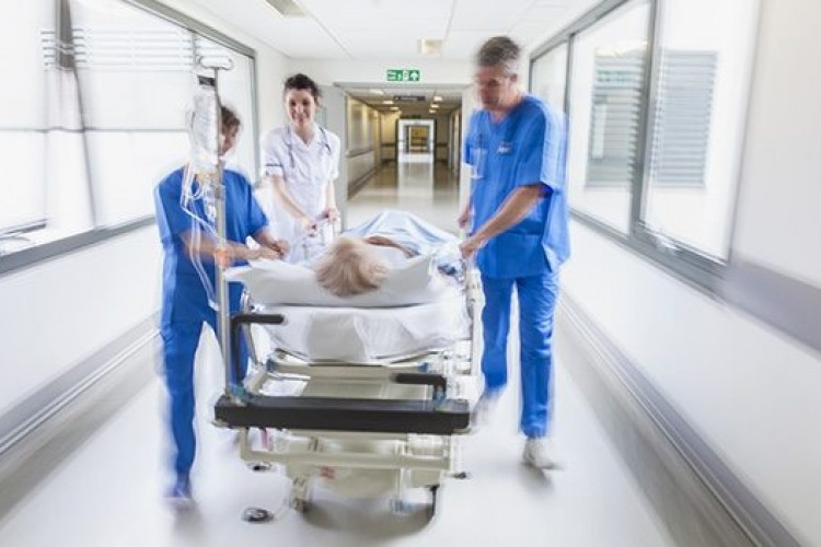 Sağlık çalışanlarının sorunlarına acil çözüm bekliyoruz