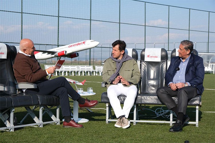 YouTube programında efsaneleri buluşturuyor