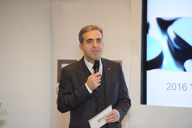 "Bilinçlenmeyi sağlıyoruz..."