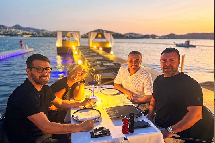 Cenk Eren'den dost ziyareti