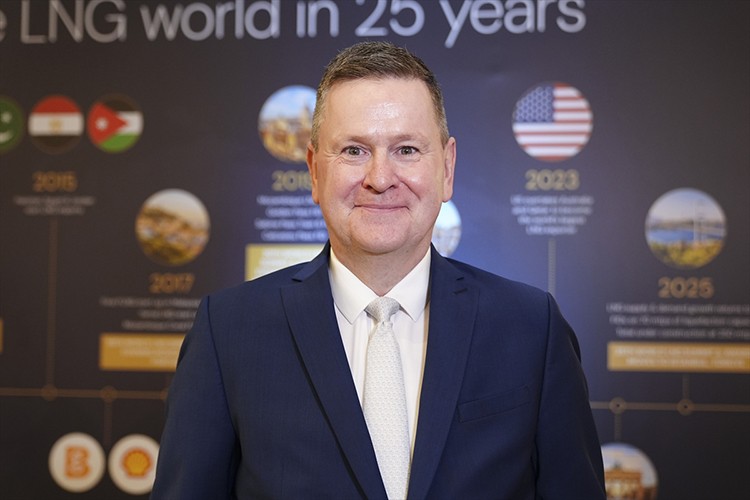 "İkili ticaret hedefi enerjiden geçiyor"