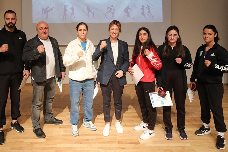 Ağrı İbrahim Çeçen Üniversitesi'nde Spor Ödülleri Töreni Düzenlendi