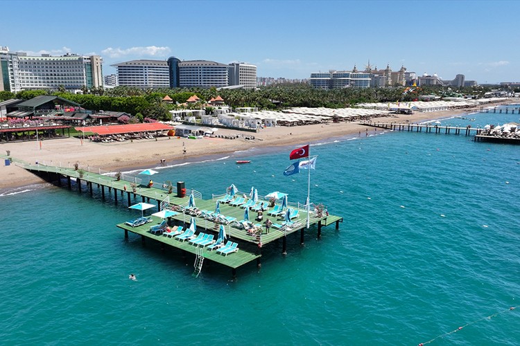 Temizliğin simgesi Mavi Bayraklar tatilci tercihlerini de etkiliyor