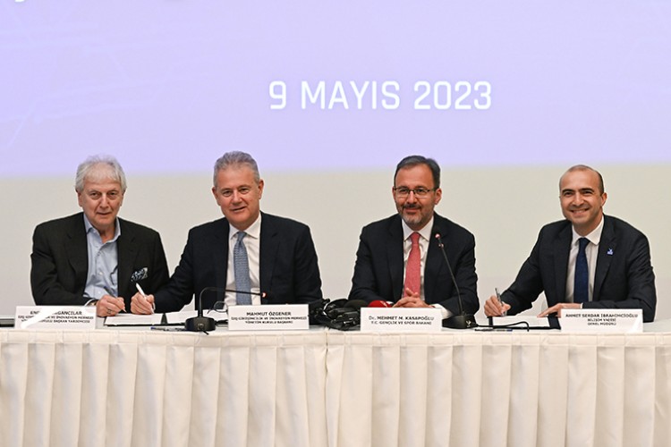 İzmir'de "İzQ ve Bilişim Vadisi İşbirliği Protokolü" imzalandı