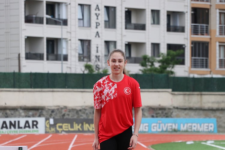Tekvandoyu bırakıp geçtiği atletizmde 50 madalya kazandı