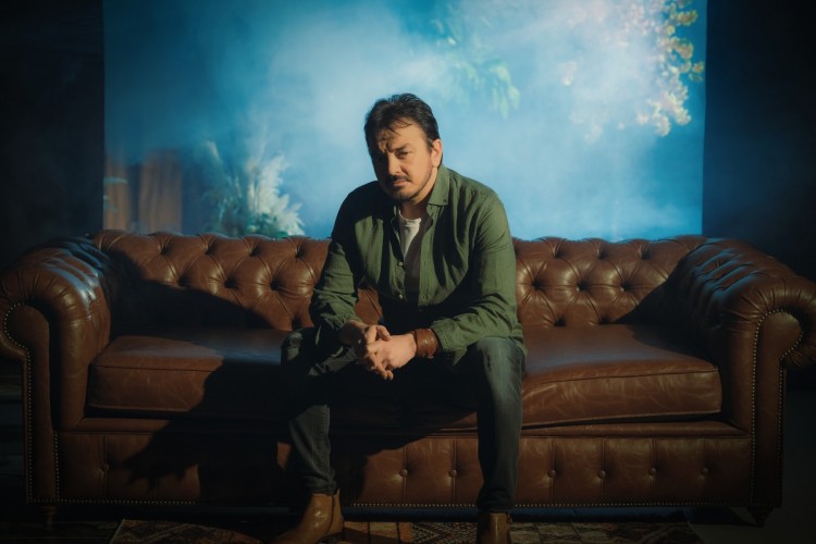 Orhan Ölmez'den yeni şarkı sürprizi