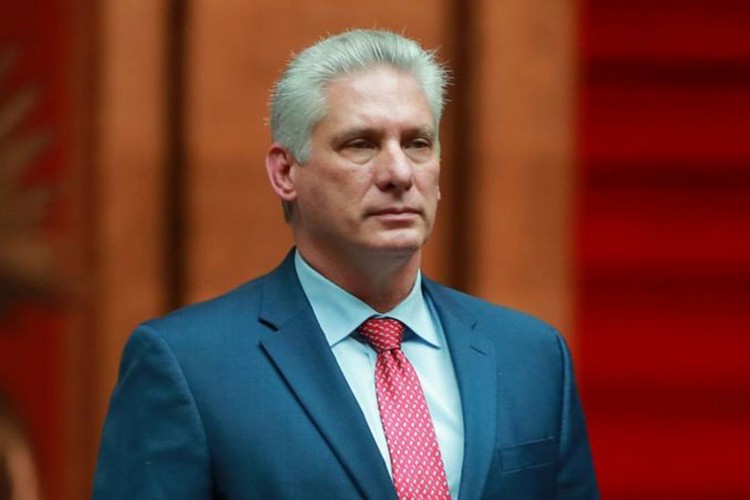 Küba'da özel sektöre kısmi izin