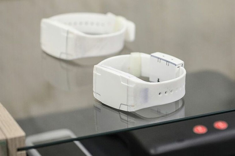 Elektronik kelepçeli tatil