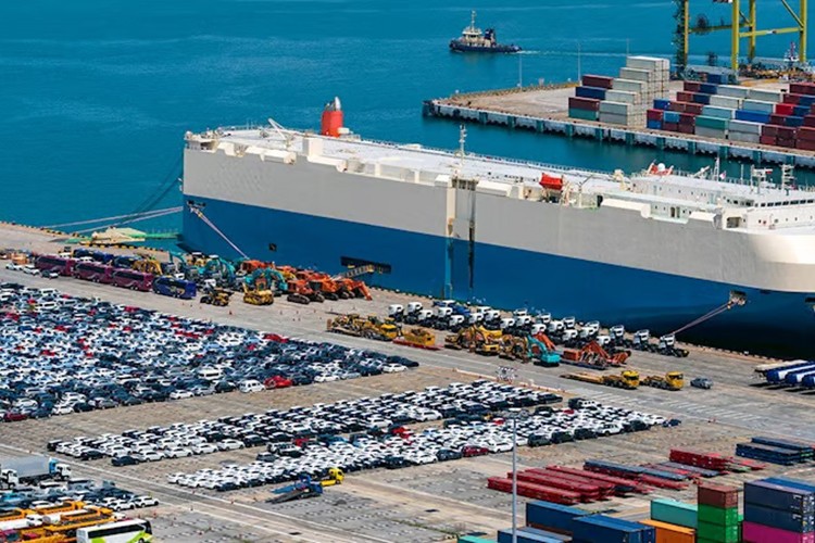 Toplam otomotiv ihracatı 13,8 milyar dolar oldu