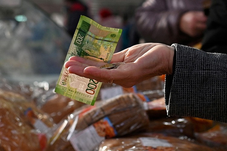 Rus ekonomisi resesyona girdi