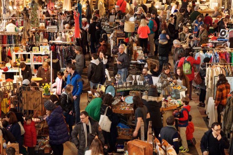 Zenginler ikinci ele yöneldi