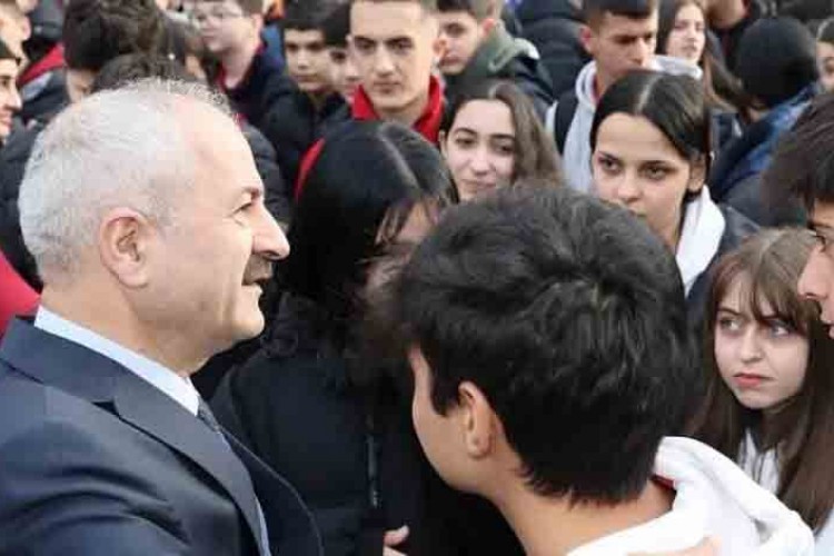 Kaymakam Özyiğit ve Başkan Büyükgöz Pagev Meslek Lisesi Bayrak Töreninde