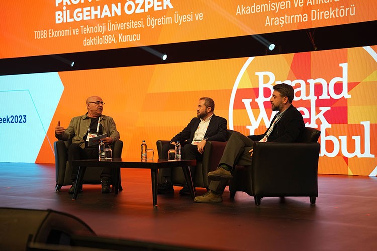 Özgün, özgür ve geleceğe dönük