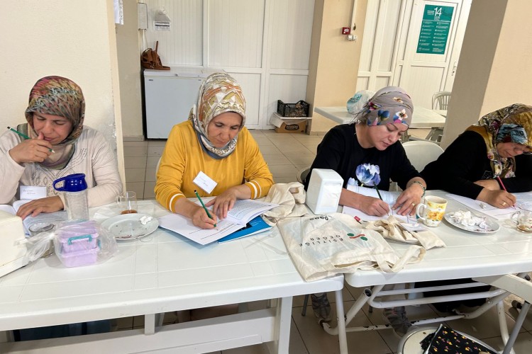 AÇEV, eşit bir toplum için kadınların güçlenmesine odaklanıyor