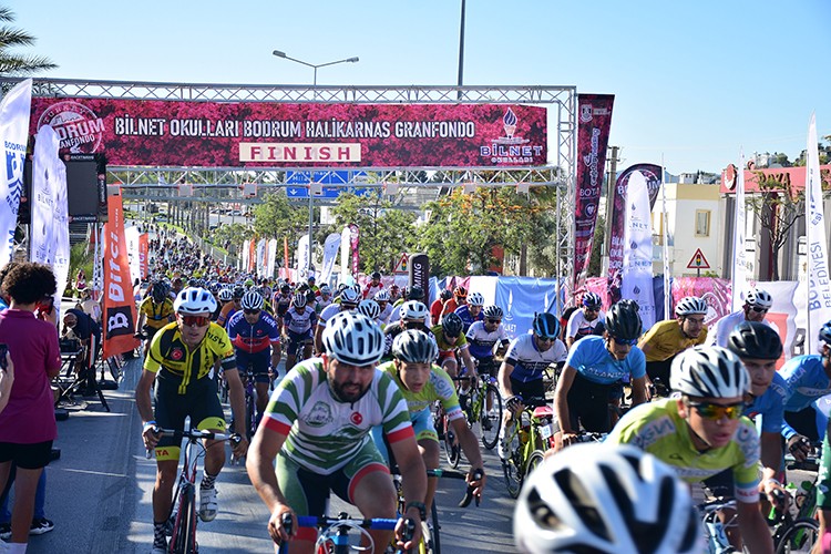 Bisiklet yol yarışı tamamlandı