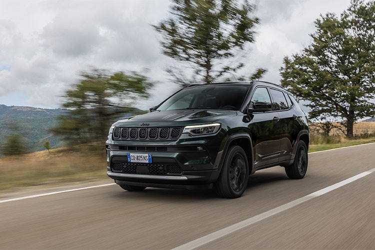 Compass North Star yollarda