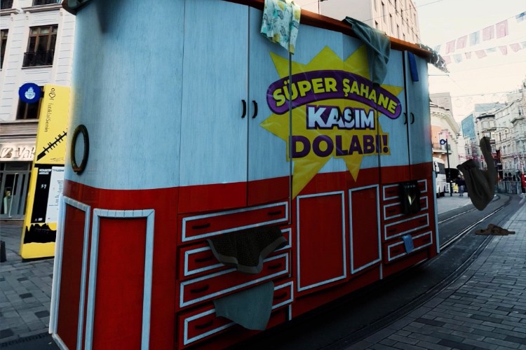 Süper Şahane Kasım dolabı İstiklal'den geçti